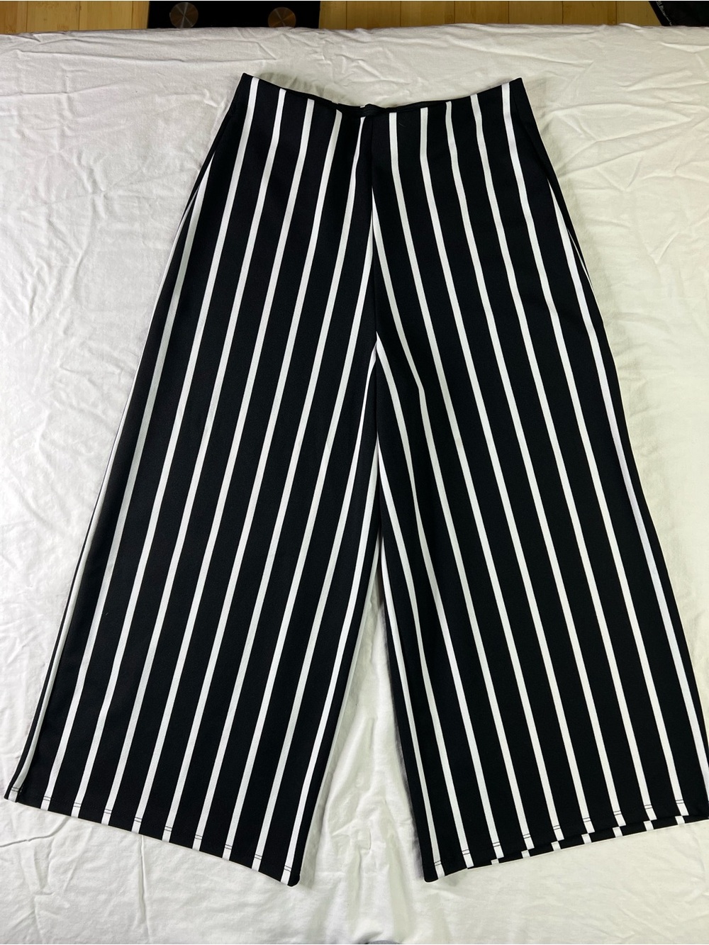 Zara Black & White Vertical Stripe Wide-Leg Cropped Pants
